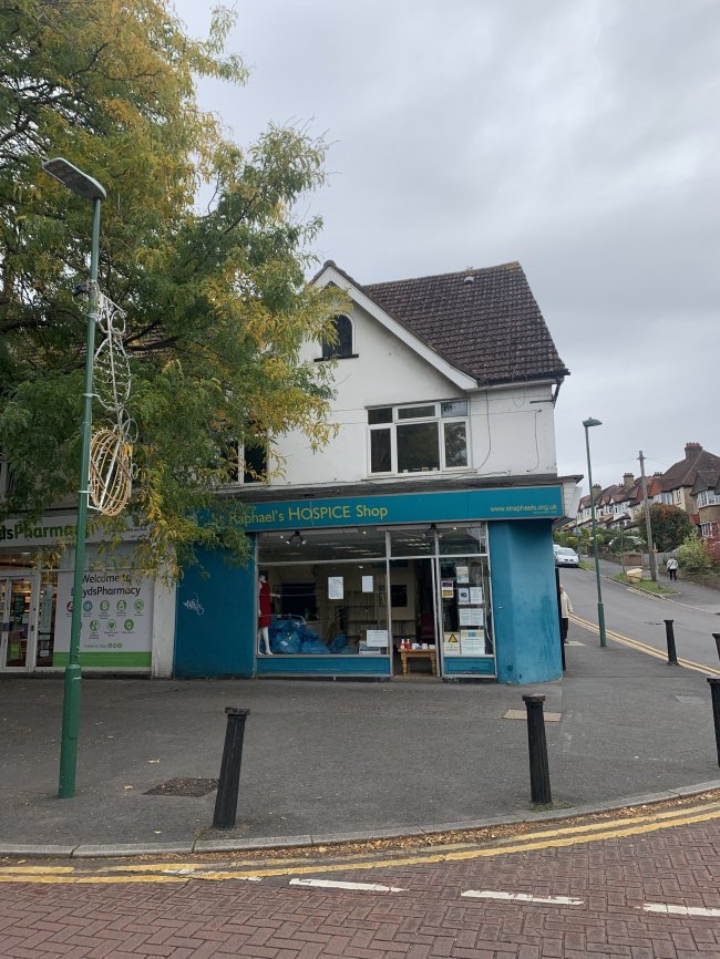 81 Banstead Road, Carshalton, Surrey SM5 3NP 1