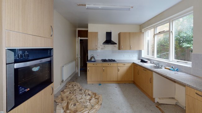 37 Helix Gardens, Brixton, London SW2 2JL
 4