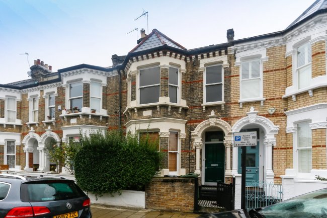 32 Helix Road, Brixton, London SW2 2JS 3