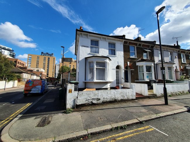 17 Algernon Road, Ladywell, London, SE13 7AT
 3