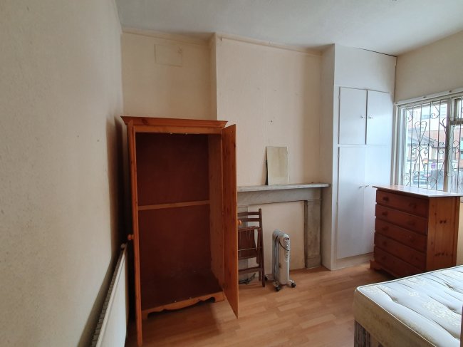 17 Algernon Road, Ladywell, London, SE13 7AT
 3