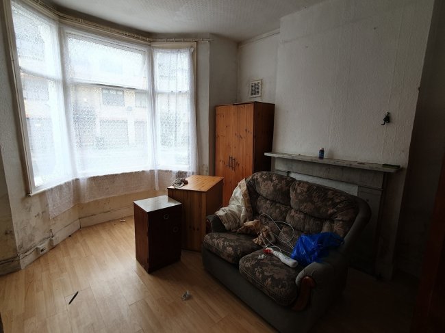 17 Algernon Road, Ladywell, London, SE13 7AT
 3