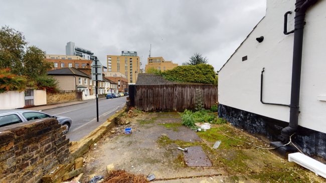 17 Algernon Road, Ladywell, London, SE13 7AT
 3