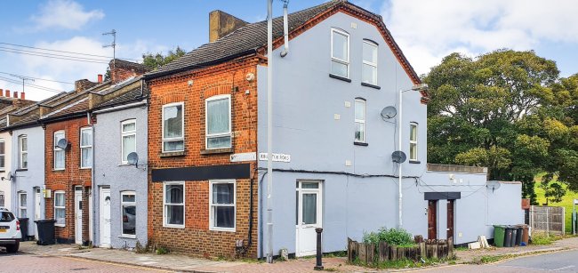 235 North Street, Luton, Bedforshire, LU2 7QH
 3