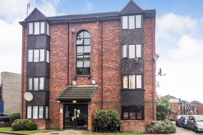 16 Vardon Close, Acton, London W3 6YW
 7