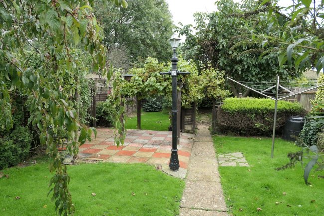 87 Denham Way, Maple Cross, Rickmansworth, WD3 9SL
 9