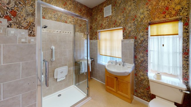 87 Hermitage Court, Woodford Road, South Woodford, London E18 2EP
 2