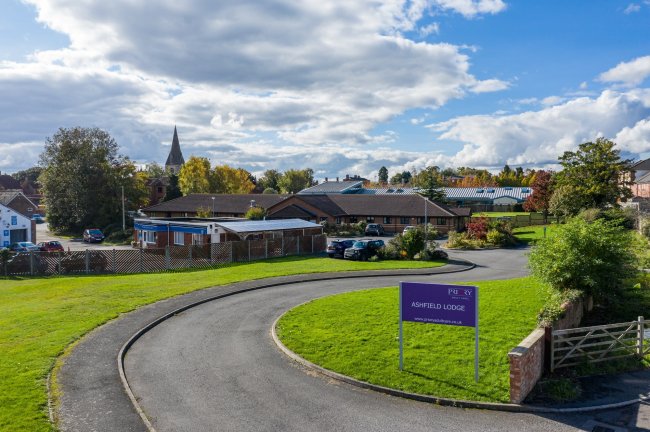 Ashfield Lodge, Ashfield Road, Sleaford, Lincolnshire, NG34 7DZ
 5