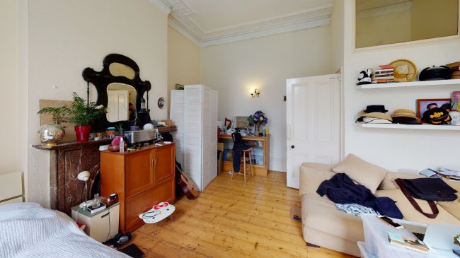 2 Nightingale Mansions, 42-44 Nightingale Lane, Balham, London SW12 8TN 
 4