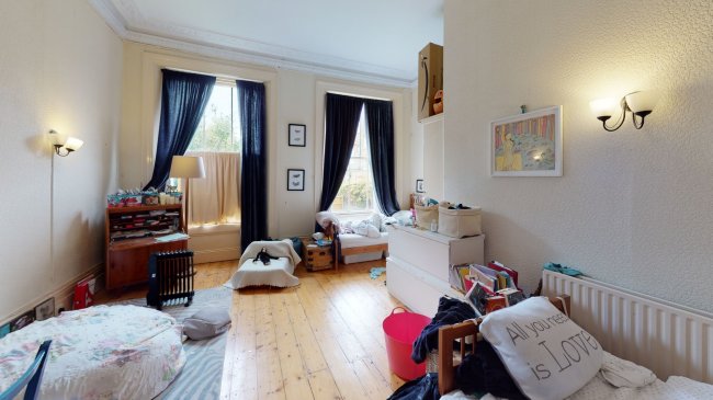 2 Nightingale Mansions, 42-44 Nightingale Lane, Balham, London SW12 8TN 
 4