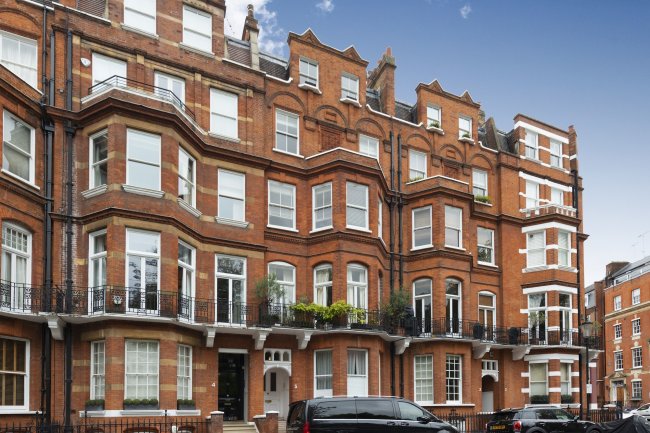 3a Egerton Gardens, South Kensington, London SW3 2BS
 9