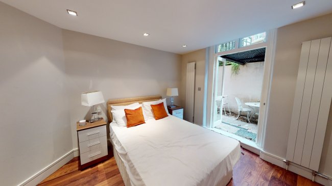 3a Egerton Gardens, South Kensington, London SW3 2BS
 9