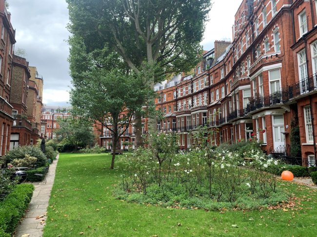 3a Egerton Gardens, South Kensington, London SW3 2BS
 9