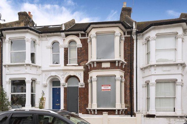 16 Listria Park, Stoke Newington, London N16 5SN
 1