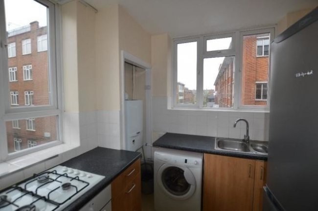 28 Classic Mansions, Well Street, Hackney, London E9 7QH 1