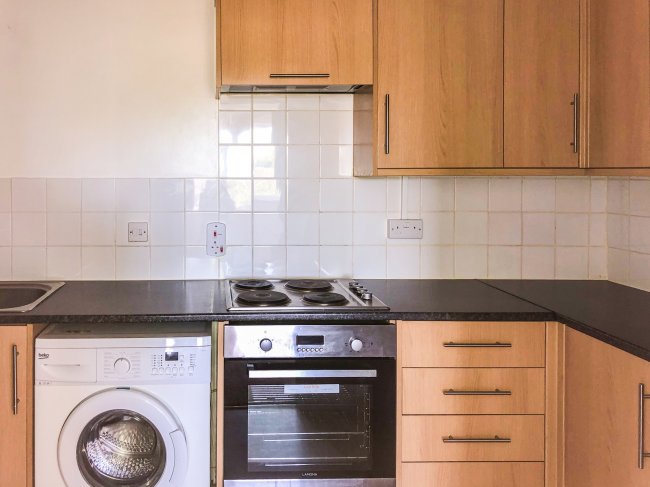 53 Windsor Drive, High Wycombe, Buckinghamshire HP13 6BJ 9