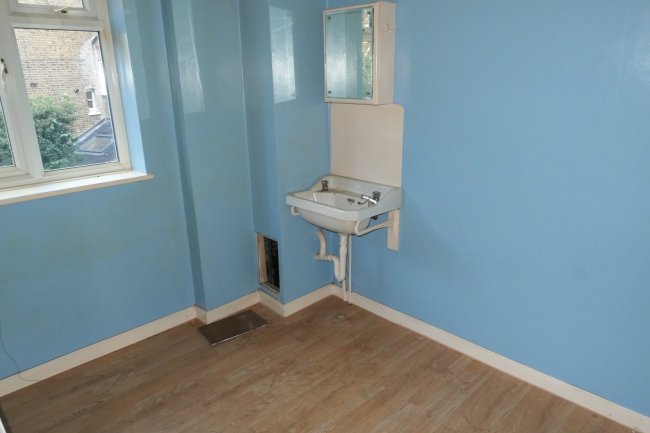 26 Hillbrow, Richmond Hill, Surrey TW10 6BH 10