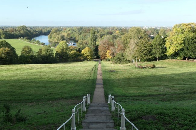 26 Hillbrow, Richmond Hill, Surrey TW10 6BH 10