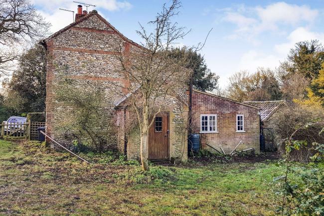 Five Cat Cottage Spring Farm Hall Road, Hoe, Dereham, Norfolk, NR20 4BD 5