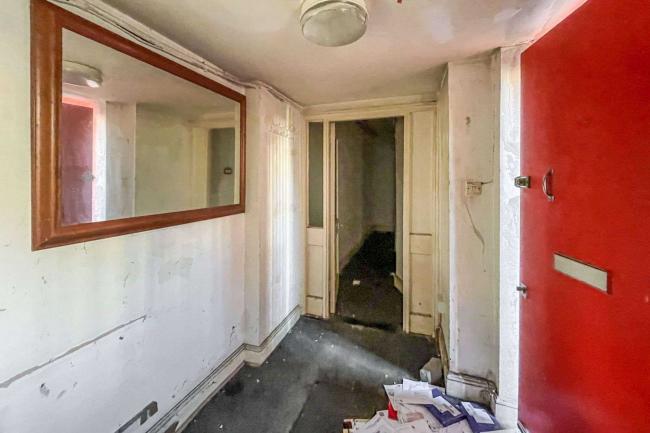 8A Gledstanes Road, London W14 9HU 2