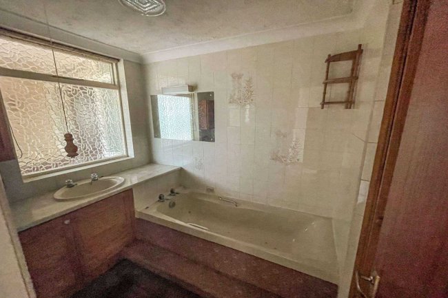 21 Vacherie Lane, North Kyme, Lincoln, LN4 4DL
 7