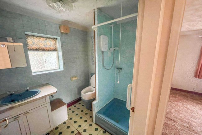 21 Vacherie Lane, North Kyme, Lincoln, LN4 4DL
 7