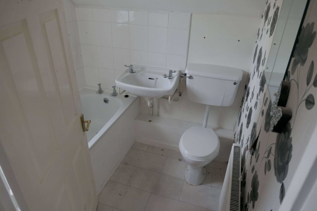 77 Woodlands Road, Chippenham, Wiltshire, SN14 0HH 4