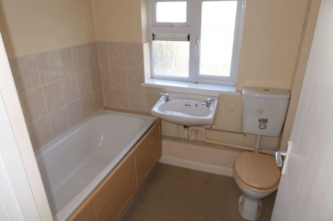 5 The Meads, Burton, Chippenham, Wiltshire, SN14 7LS 8