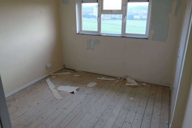 27 Clifton Close, Chippenham, Wiltshire, SN14 0HX 2