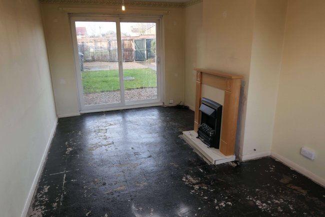 27 Clifton Close, Chippenham, Wiltshire, SN14 0HX 2