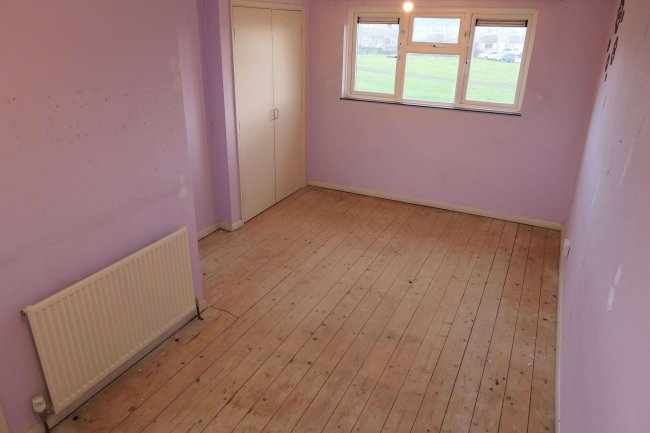 27 Clifton Close, Chippenham, Wiltshire, SN14 0HX 2