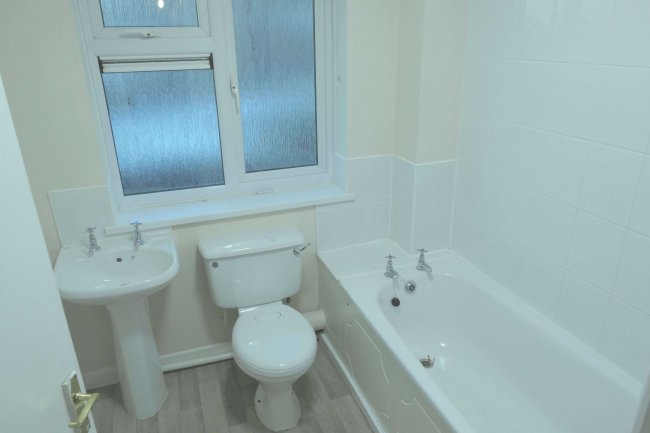 33 Larkham Rise, Chippenham, Wiltshire, SN15 3SB
 6