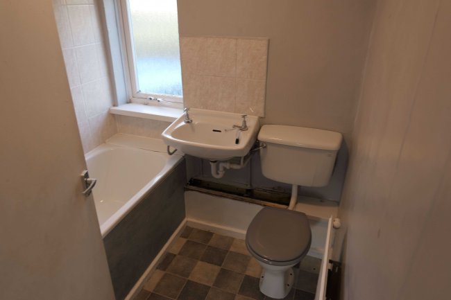 5 Dover Street, Chippenham, Wiltshire, SN14 0EE
 7