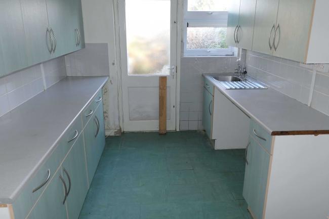 8 Hillside, Leigh, near Cricklade, Wiltshire, SN6 6RE
 2