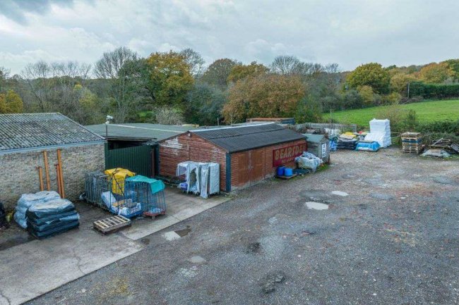 Kings Farm, Dorking Road, Kingsfold, RH12 3SA  5