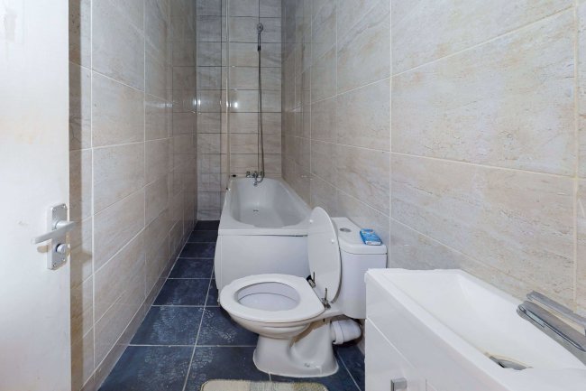 244 Burrage Road, Woolwich, London, SE18 7JP
 6