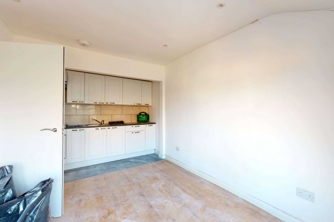 244 Burrage Road, Woolwich, London, SE18 7JP
 6