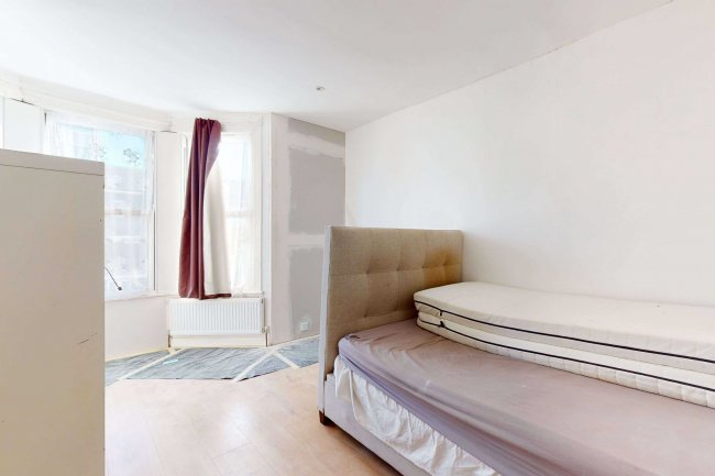 244 Burrage Road, Woolwich, London, SE18 7JP
 6