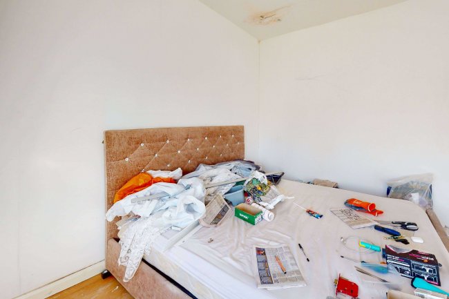 244 Burrage Road, Woolwich, London, SE18 7JP
 6