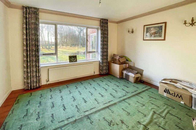 2 Kilmington Close, Hutton, Brentwood, CM13 2JZ
 9