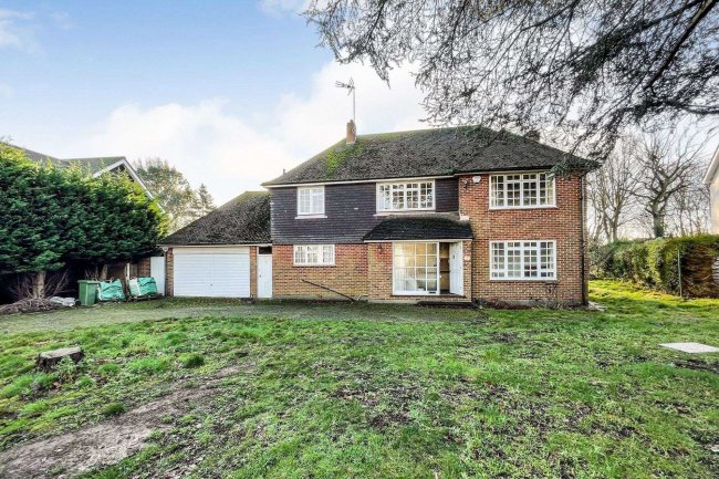 2 Kilmington Close, Hutton, Brentwood, CM13 2JZ
 9