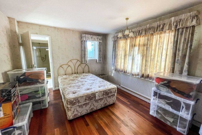 2 Kilmington Close, Hutton, Brentwood, CM13 2JZ
 9