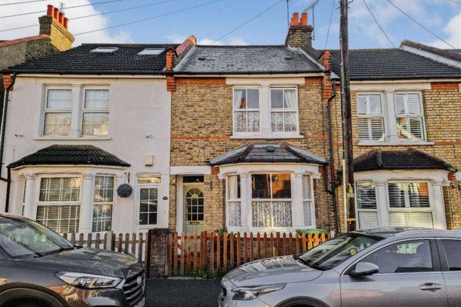 15 Lincoln Road, Sidcup, Kent, DA14 6LQ
 10