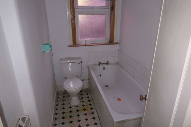 17 Furness Road, Harlesden, London NW10 4QG
 7