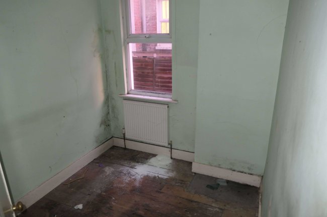 17 Furness Road, Harlesden, London NW10 4QG
 7