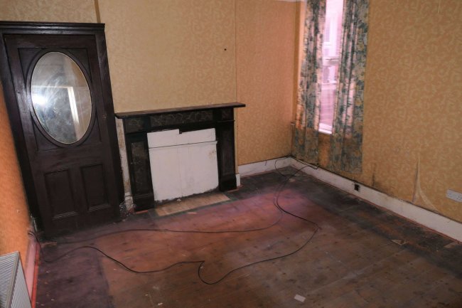 17 Furness Road, Harlesden, London NW10 4QG
 7