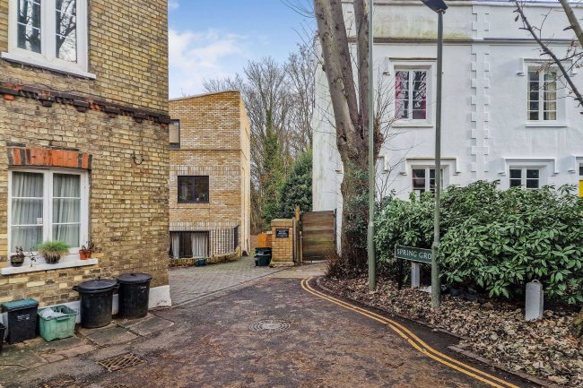 Alma Yard, Alma Place, Crystal Place, London, SE19 2TB
 2