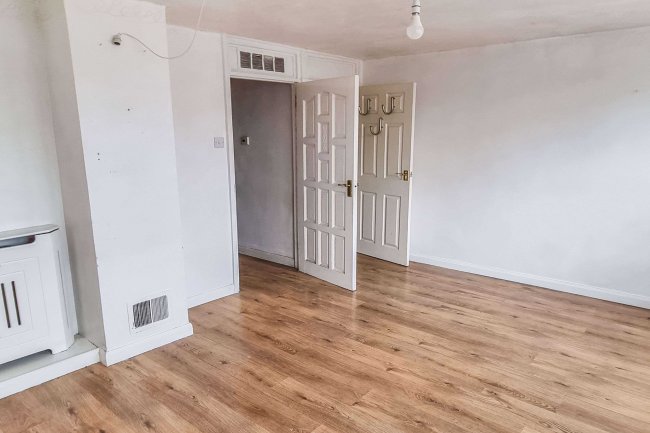 82 Palmers Road, Arnos Grove, London, N11 1SL
 1