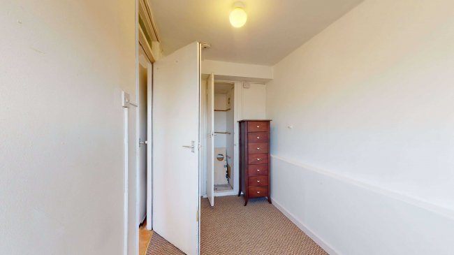 265 Kestrel House, Gurnell Grove, London, W13 0AD
 7