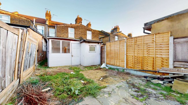 128 Empress Avenue, Ilford, Essex, IG1 3DF 8